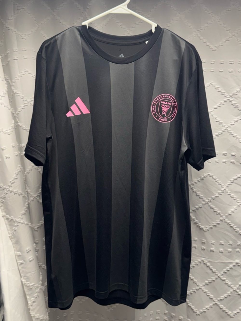 Adidas Inter Miami CF
2024/25 Away Messi #10
Soccer Jersey Size L